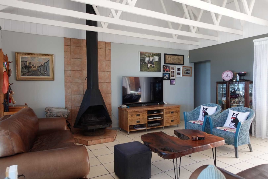 6 Bedroom Property for Sale in Outeniqua Strand Western Cape